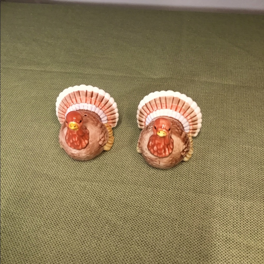 ceramic turkey salt & pepper shakers